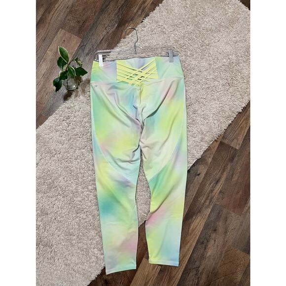 Fabletics Tie Dye Blur/Lemon Creme Boost Powerhold High Waisted 7/8 Leggings - Picture 2 of 9
